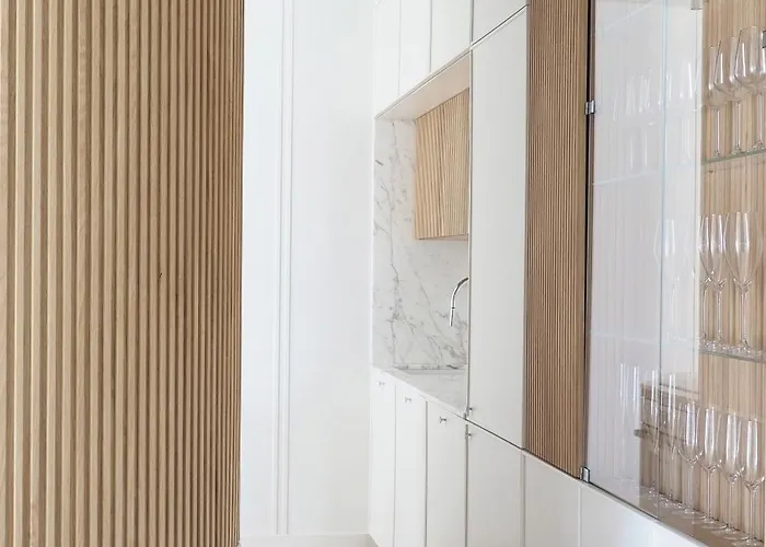 Luxury Yacht Park Marina View Parking Apartment *