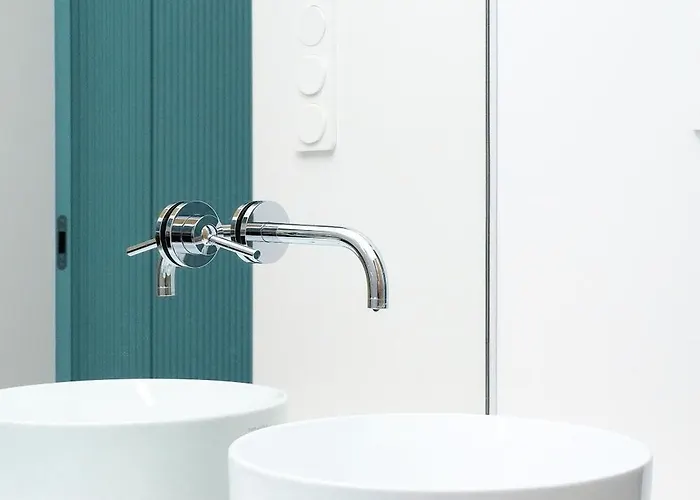 Luxury Yacht Park Marina View Parking Apartment